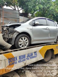 Jual beli mobil bekas Tabrakan